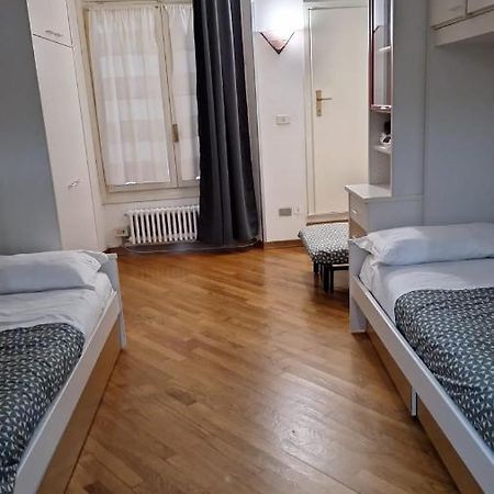 Historic Center - With 2 Single Beds Apartamento Bolonha Exterior foto