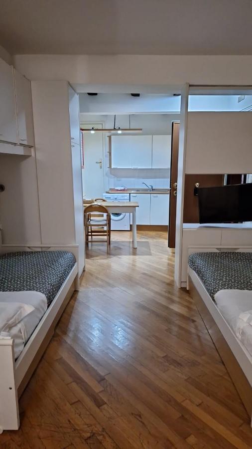 Historic Center - With 2 Single Beds Apartamento Bolonha Exterior foto