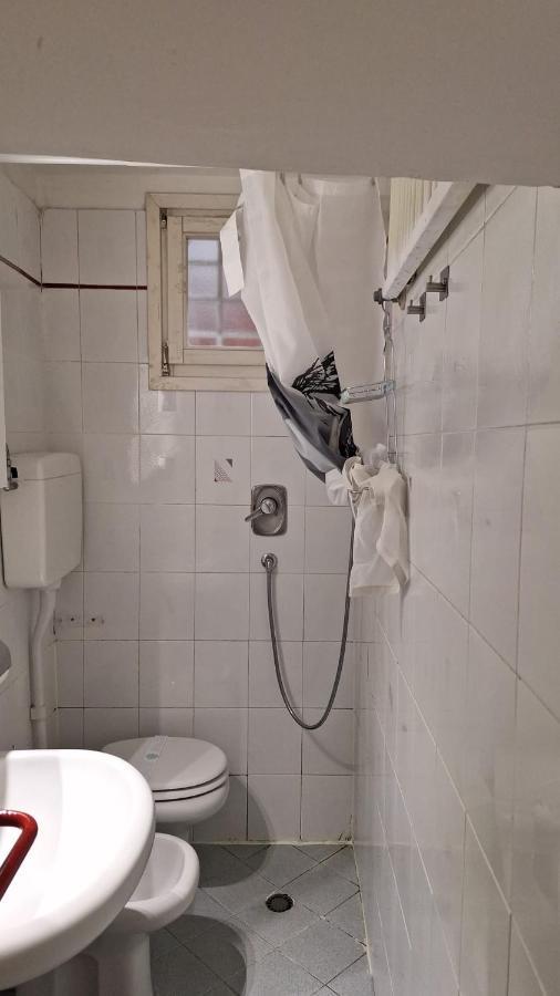 Historic Center - With 2 Single Beds Apartamento Bolonha Exterior foto